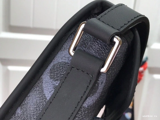 WIS AMAZON NANO VUITTON MESSENGER LOUIS 0127